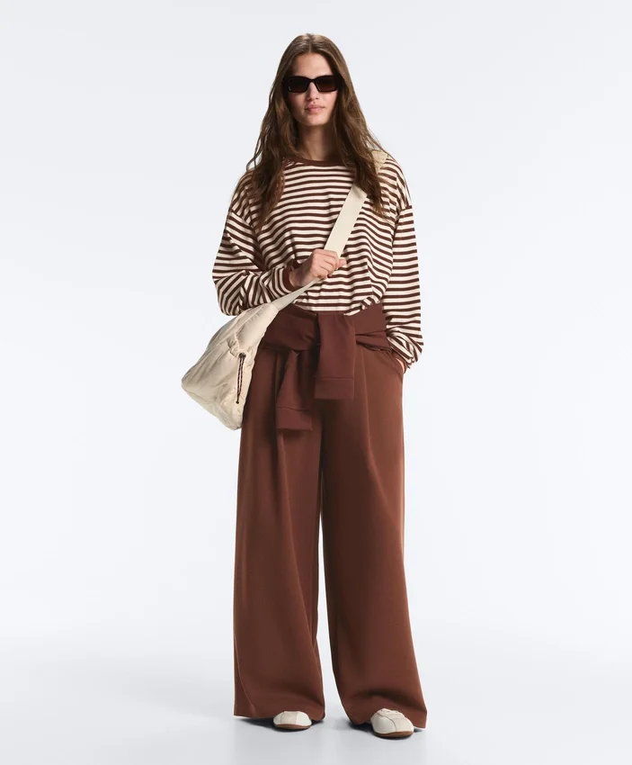 Weit geschnittene Hose mit hoher Taille aus Baumwollpiqué Weit geschnittene Hose mit hoher Taille aus Baumwollpiqué