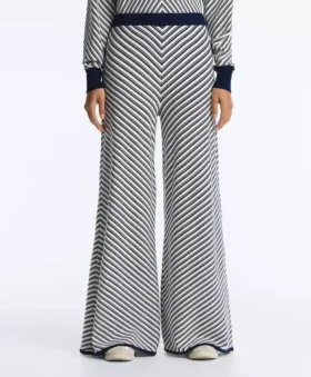Weite Strickhose mit Diagonalstreifen